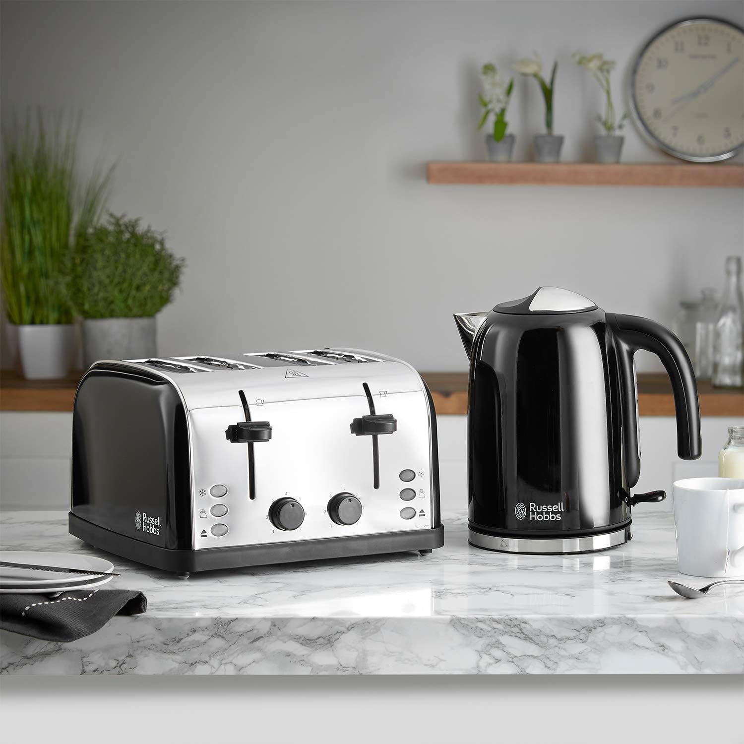 Russell Hobbs Stainless Steel 4 Slice Toaster, Black - Image 3