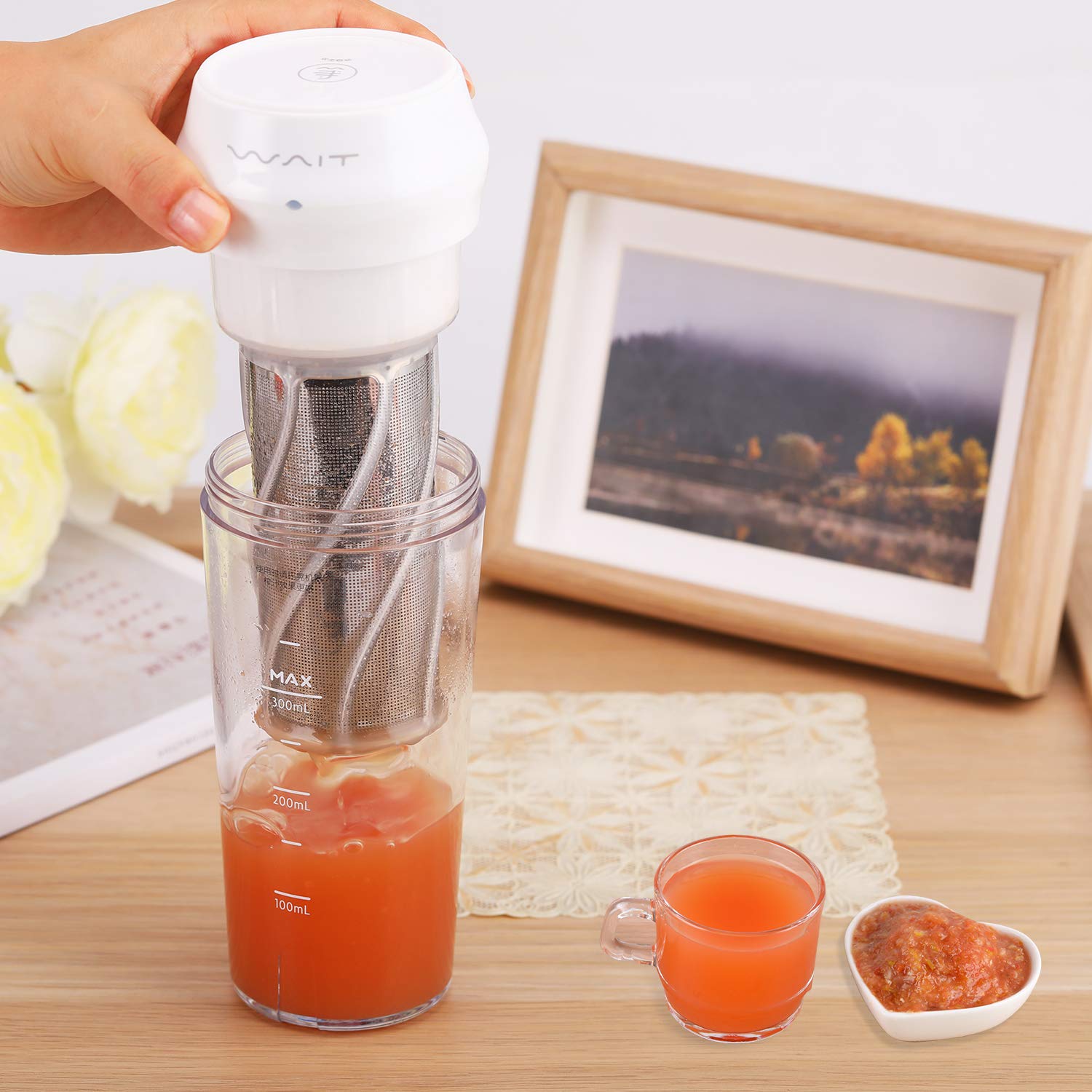 Portable Blender,Personal Blender with Filter for Shakes and Smoothie,Cordless Small Juice Cup Extractor, USB Rechargeable Juicer Detachable Fruit Mixer for Outdoor Travel Office Household Baby Food Maker (White)