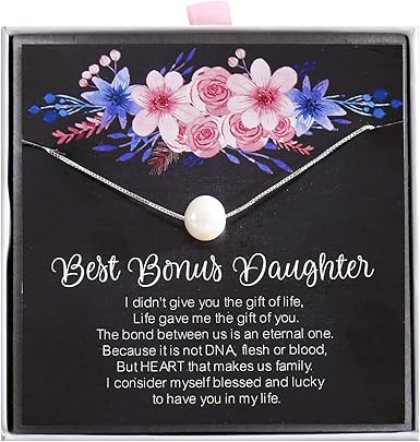 necklace for step daughter at wedding