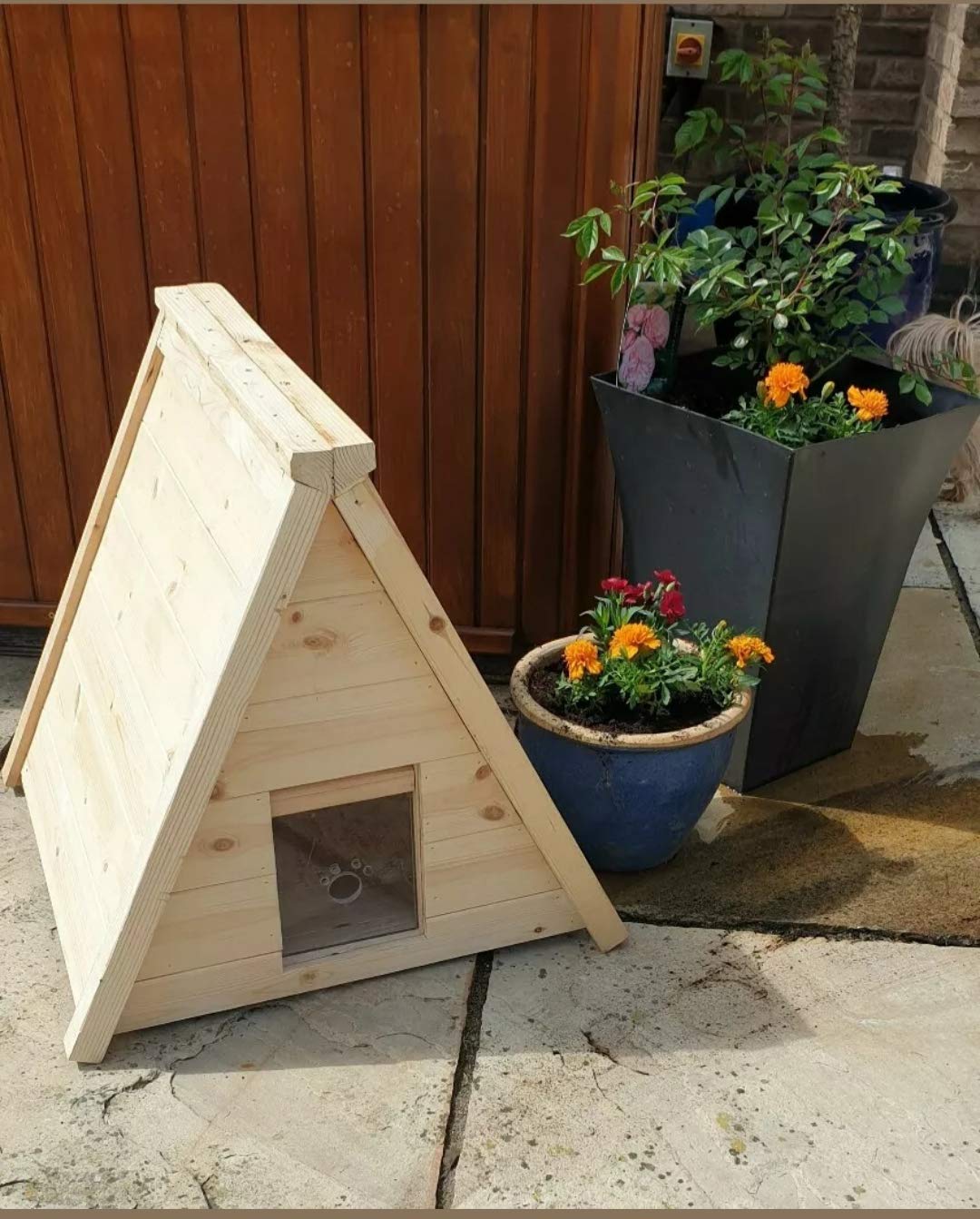 cat house with cat flap