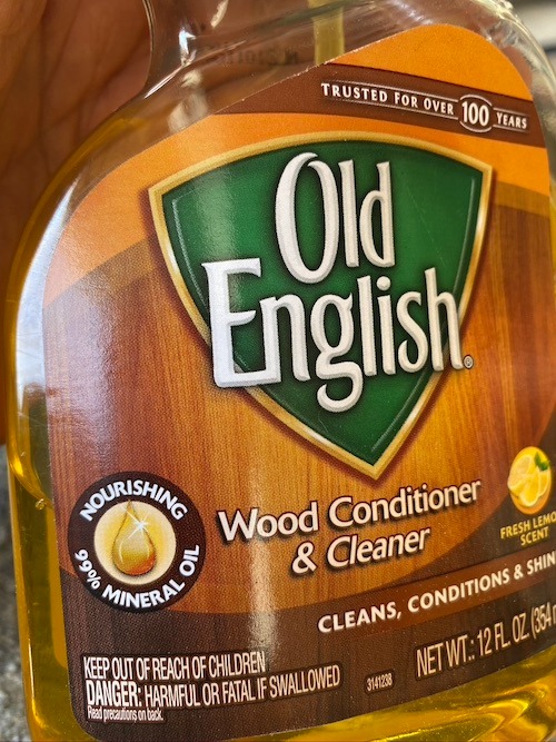 1/mo Finance Old English Lemon Oil Furniture Polish, 12 fl oz Bottle