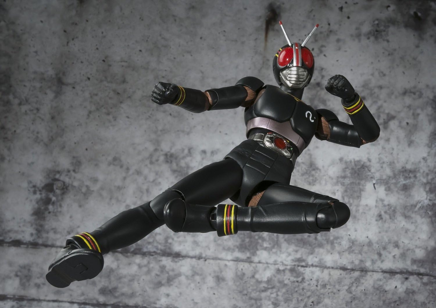 Amazon S H フィギュアーツ 仮面ライダーblack フィギュア ドール 通販