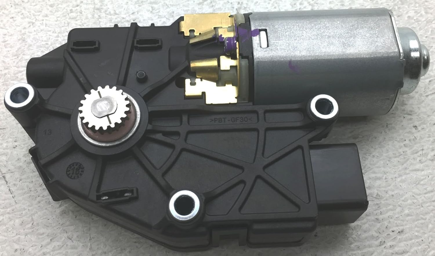 Электропривод для люка. Электропривод люка фольксваген пассат б5. Электропривод для люка 200 кг. Чехол(накладка)моторчика люка вольво 940. Моторчик люка бмв.