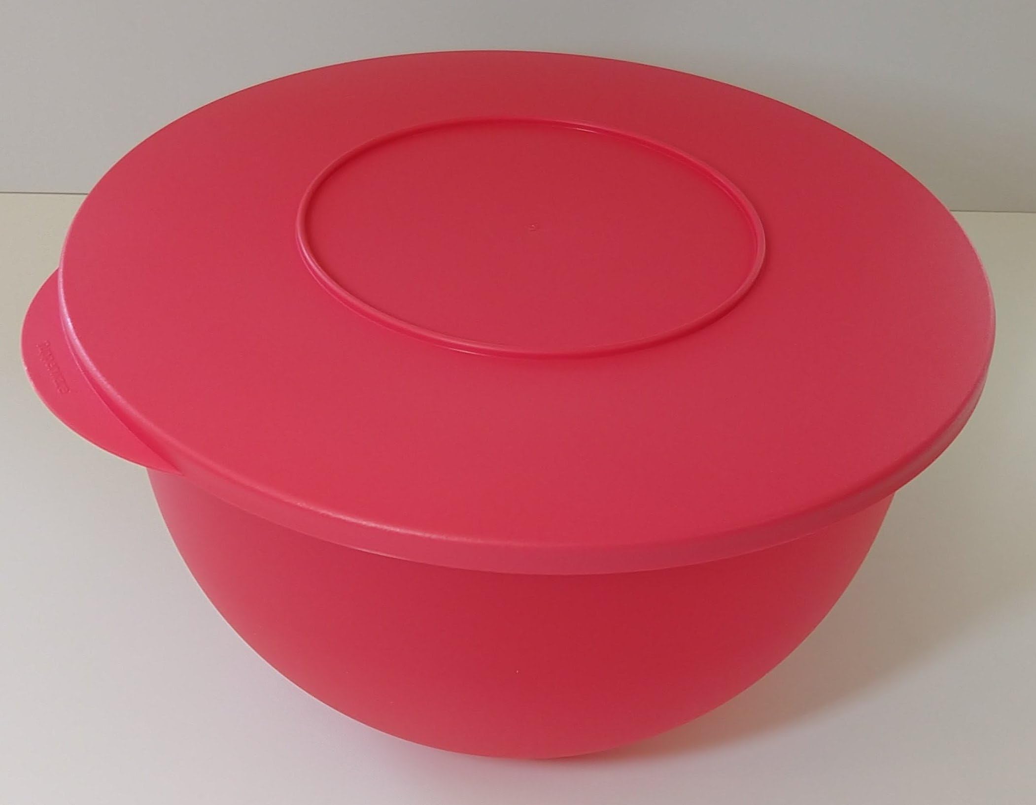 Tupperware Impressions 18 cup Bowl in Emberglow Red