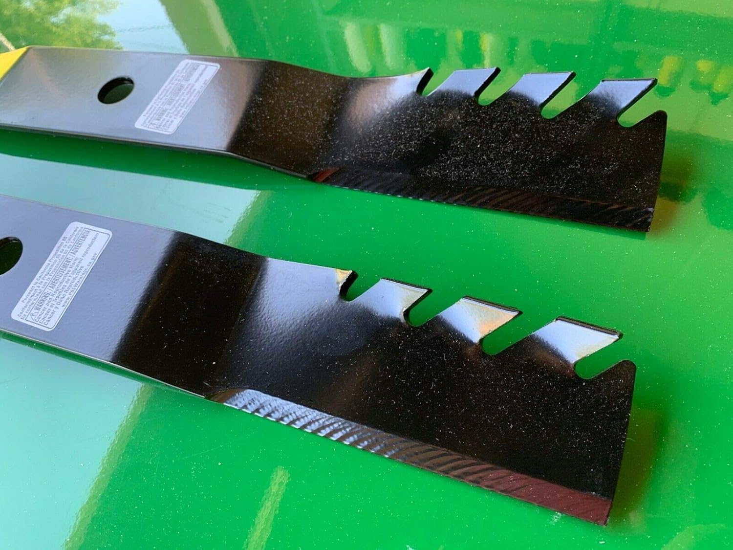 Amazon Com Sunbelt Gator Style Mulch Blades For 42 Mower On John Deere X330 X350 X354 X370 M170639 Garden Outdoor