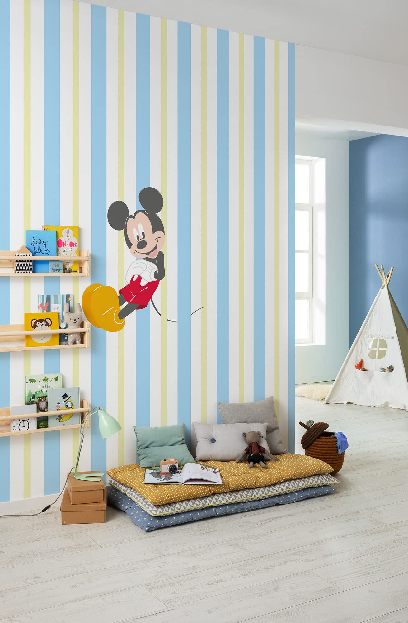 Komar Non-Woven Photo Wallpaper - Mickey Relax - Size 200 x 250 cm (Width x Height) - Disney