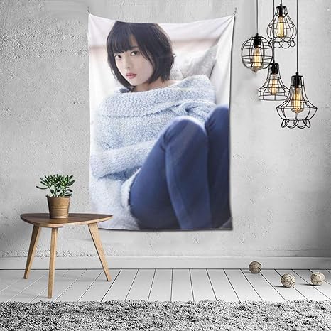 Amazon Co Jp タペストリー 欅坂46 平手友梨奈 インテリア 壁掛け おしゃれ 室内装飾 多機能 寝室 カーテン 新築祝い 結婚祝い プレゼント ウォール アート150x100cm ホーム キッチン