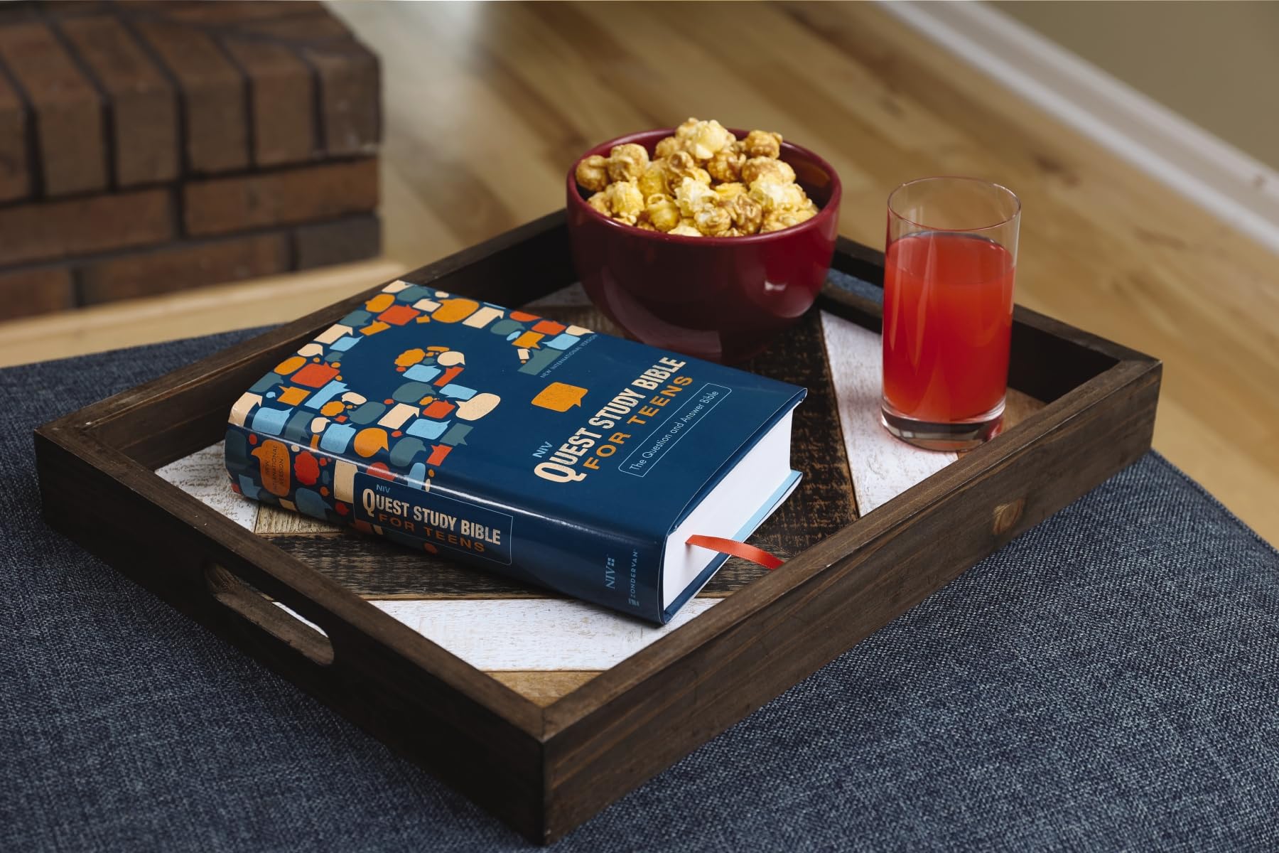 NIV, Quest Study Bible for Teens, Hardcover, Navy, Comfort Print: The Question and Answer Bible
