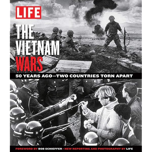 Vietnam: A Complete Photographic History: Michael Maclear, Hal