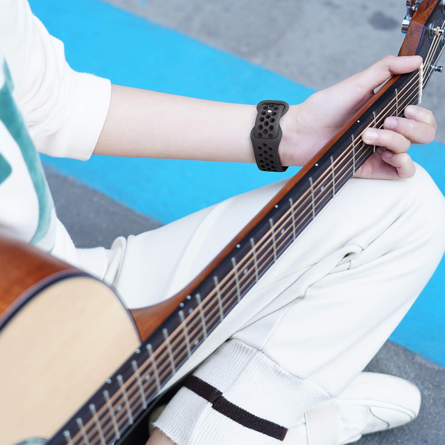 Epova Silicone Sport Strap Compatible with Apple Watch Strap 38mm 40mm 41mm 42mm - Image 5