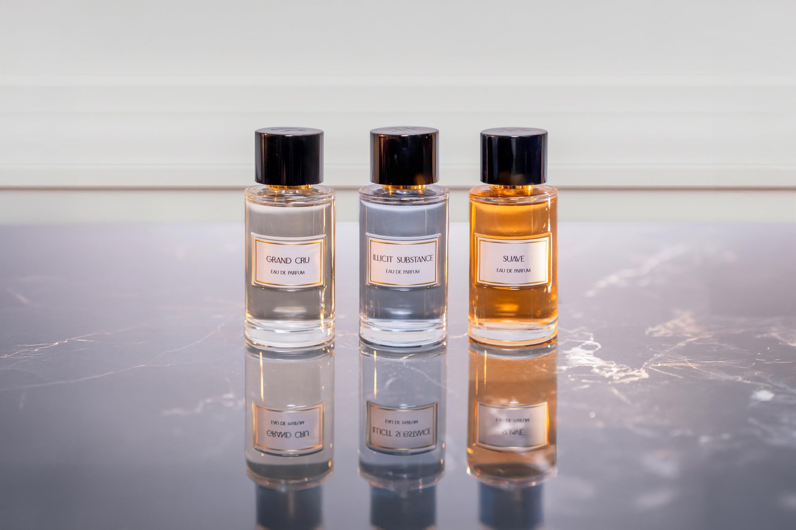 JEANNE ARTHES – Privatsammlung – Eau de Parfum „Illicit Substance“ – Holzig & Würzig – Amber, Oudholz – Zerstäuberflakon 100 ml – Hergestellt in Grasse 6