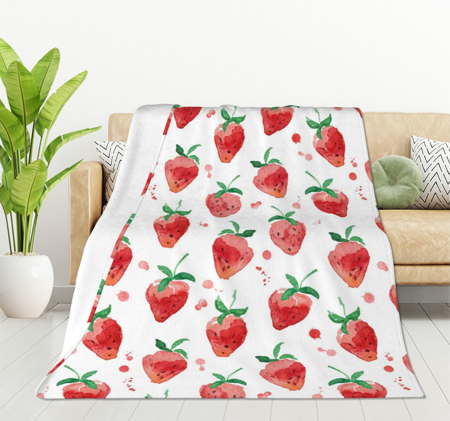 HGOD DESIGNS Watercolor Strawberry Pattern Flannel Fleece Bed Blanket Throw Blanket Lightweight Cozy Plush Blanket for Bedroom Living Rooms Sofa Couch 100x130cm