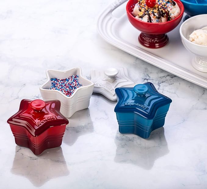 Le Creuset Set of 3 Stoneware Star 6 oz Ramekins with Lid