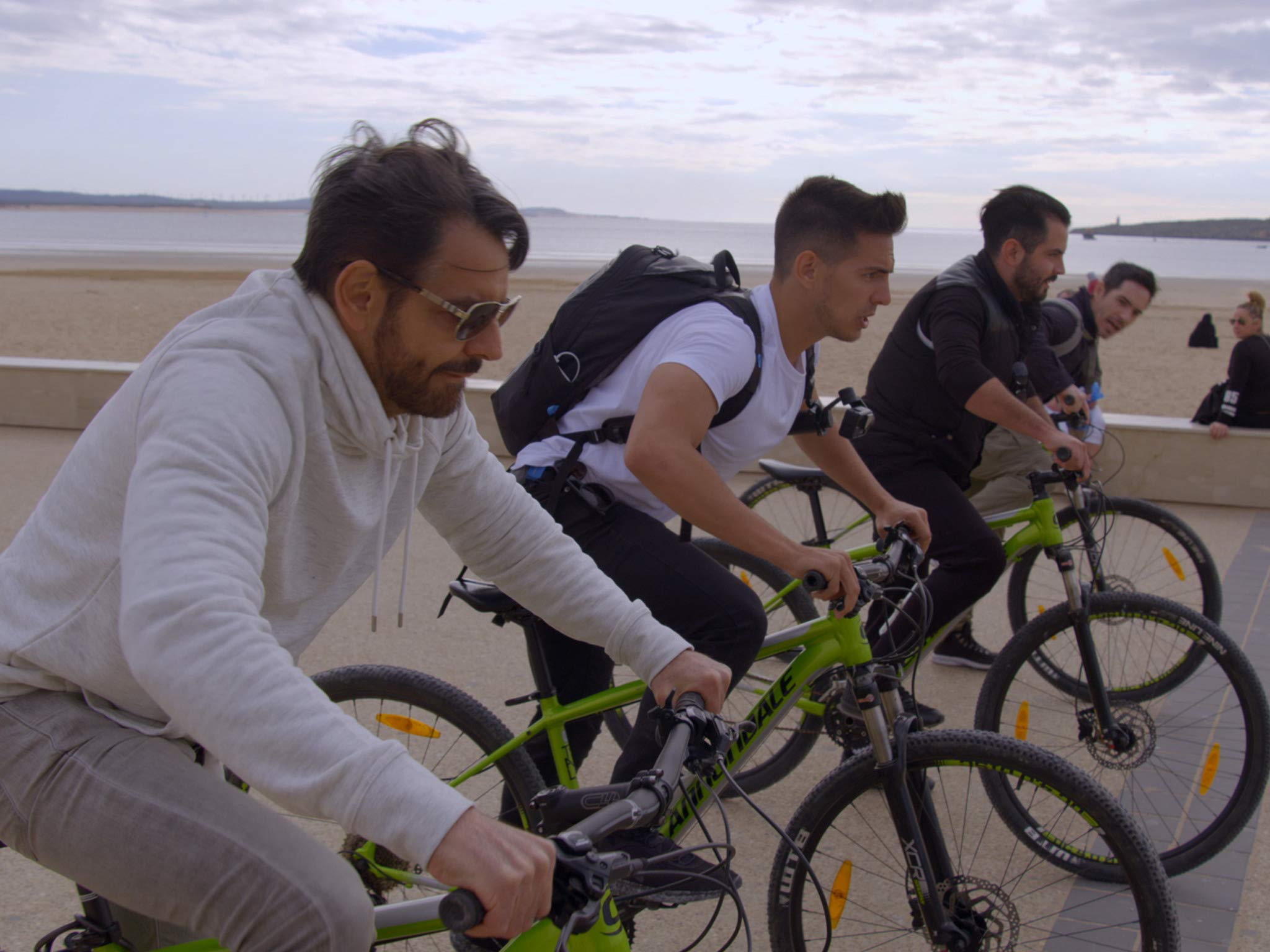 Watch De Viaje con los Derbez | Prime Video