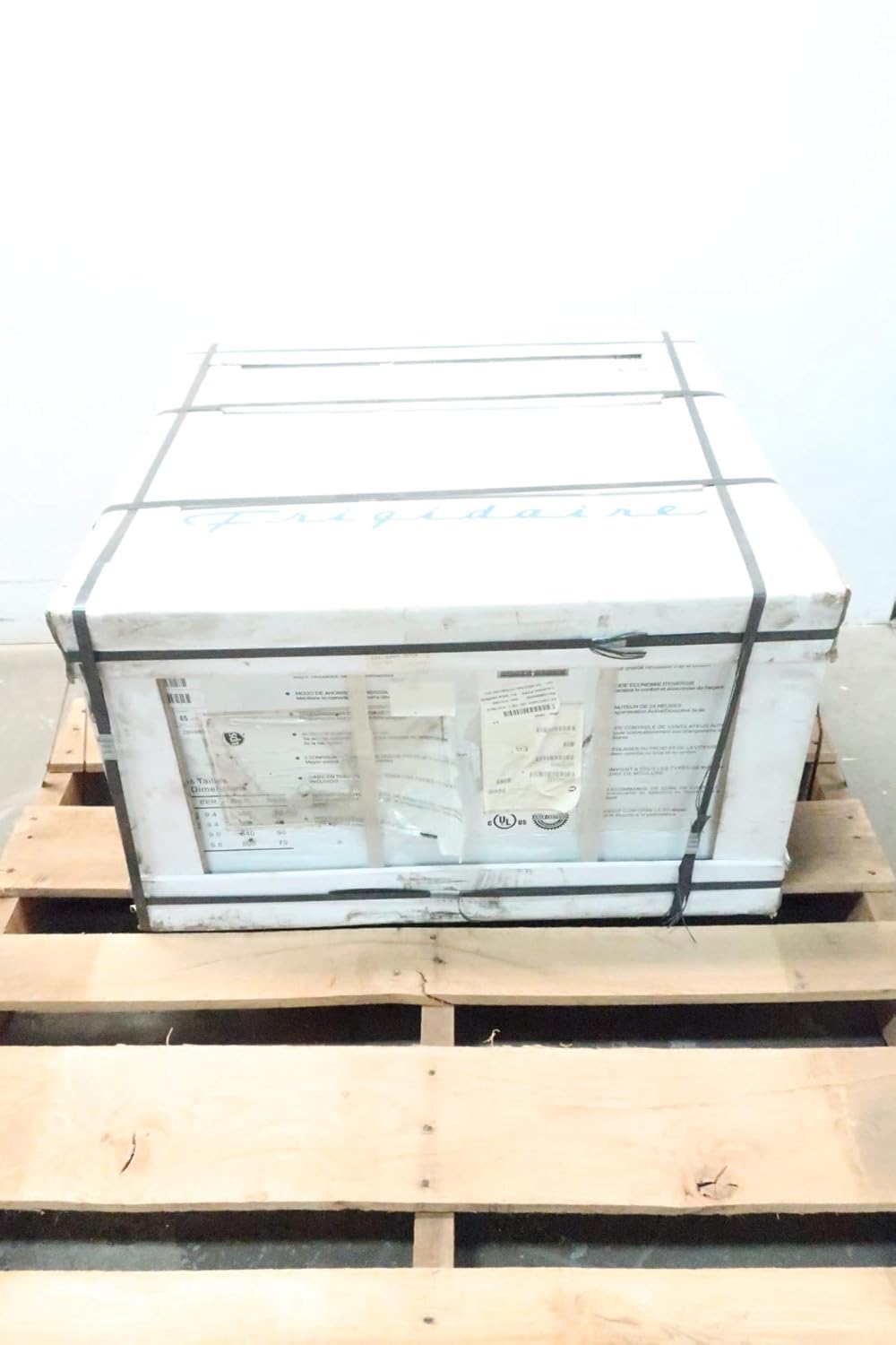 FRIGIDAIRE FAH126S2T Window AIR Conditioner 12000BTU 1300W 230V-AC 24IN