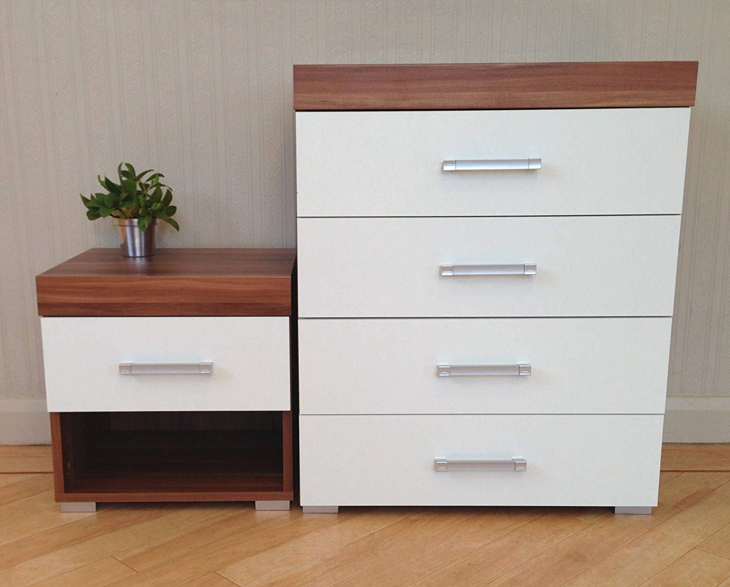 Drp Trading Chest 4 Drawers 1 Drawer Bedside Table In White