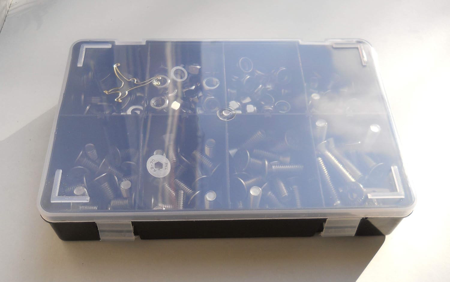 225 Assorted M8 Allen Socket Countersunk Machine Screws/Bolts, Nuts & Washers, Silver - Image 4