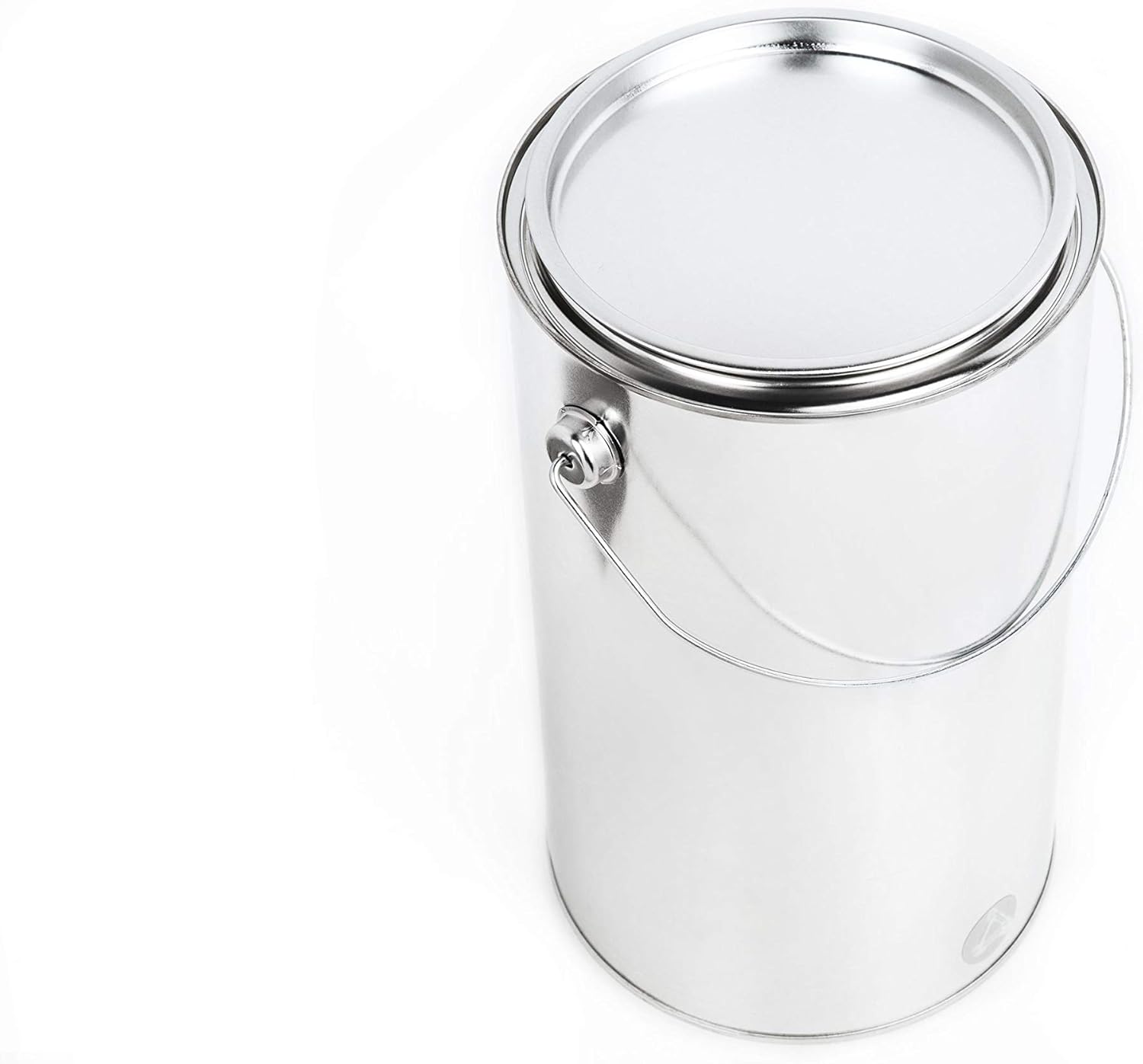 scatola di vernice con lattine