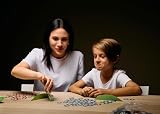 entertoyment Pass the Peas Magnetic Word Game in Pea Pod Case Fast Rounds view 7