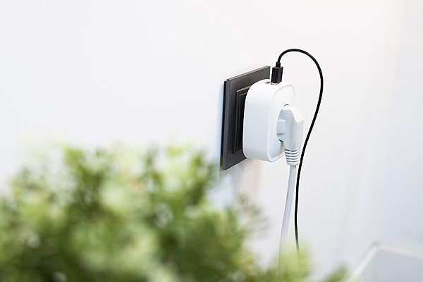 Enchufe wifi inteligente con medidor de consumo y 2 USB Energeeks