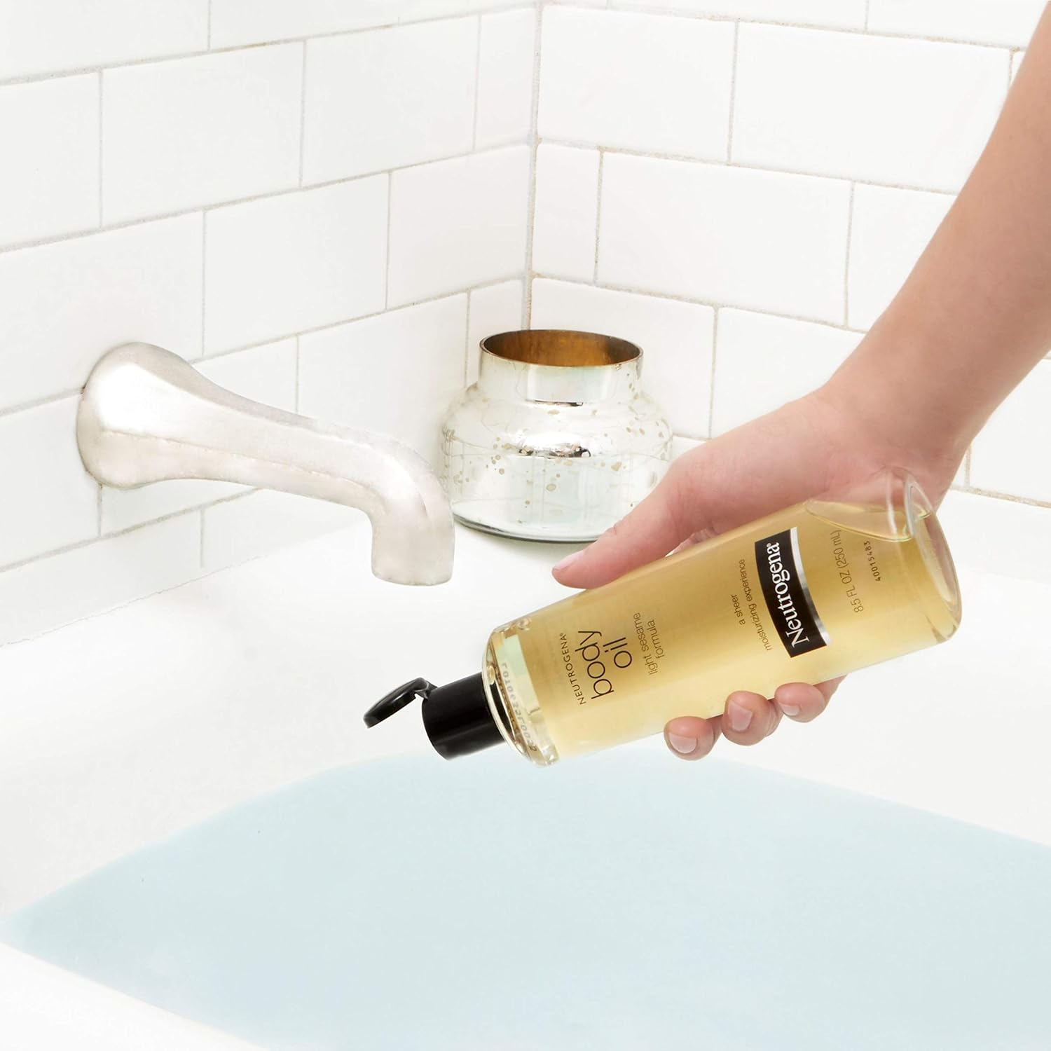 Neutrogena Lightweight Body Oil for Dry Skin, Sheer Body Moisturizer in Light Sesame Formula, 16 fl. oz : Beauty