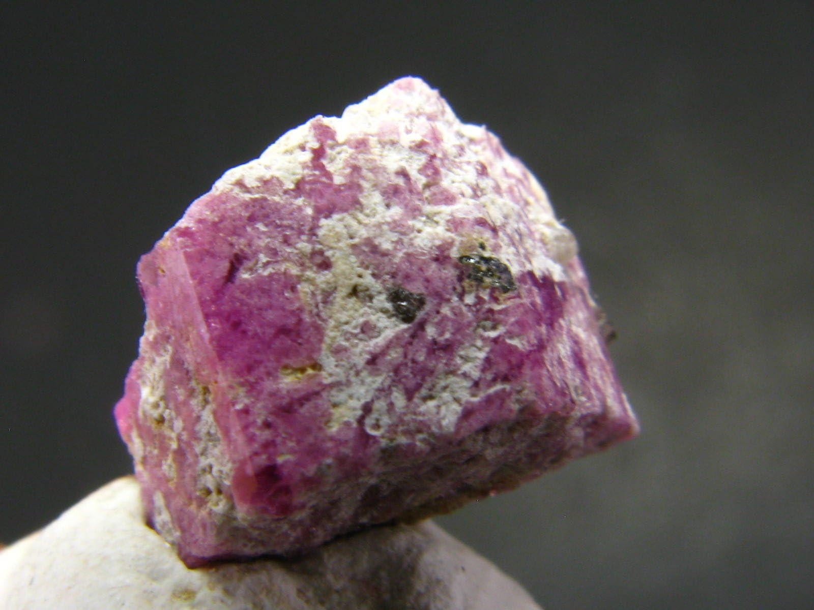Rare Gem Bixbite Red Emerald Beryl Crystal From Utah USA - 2.9 Carats