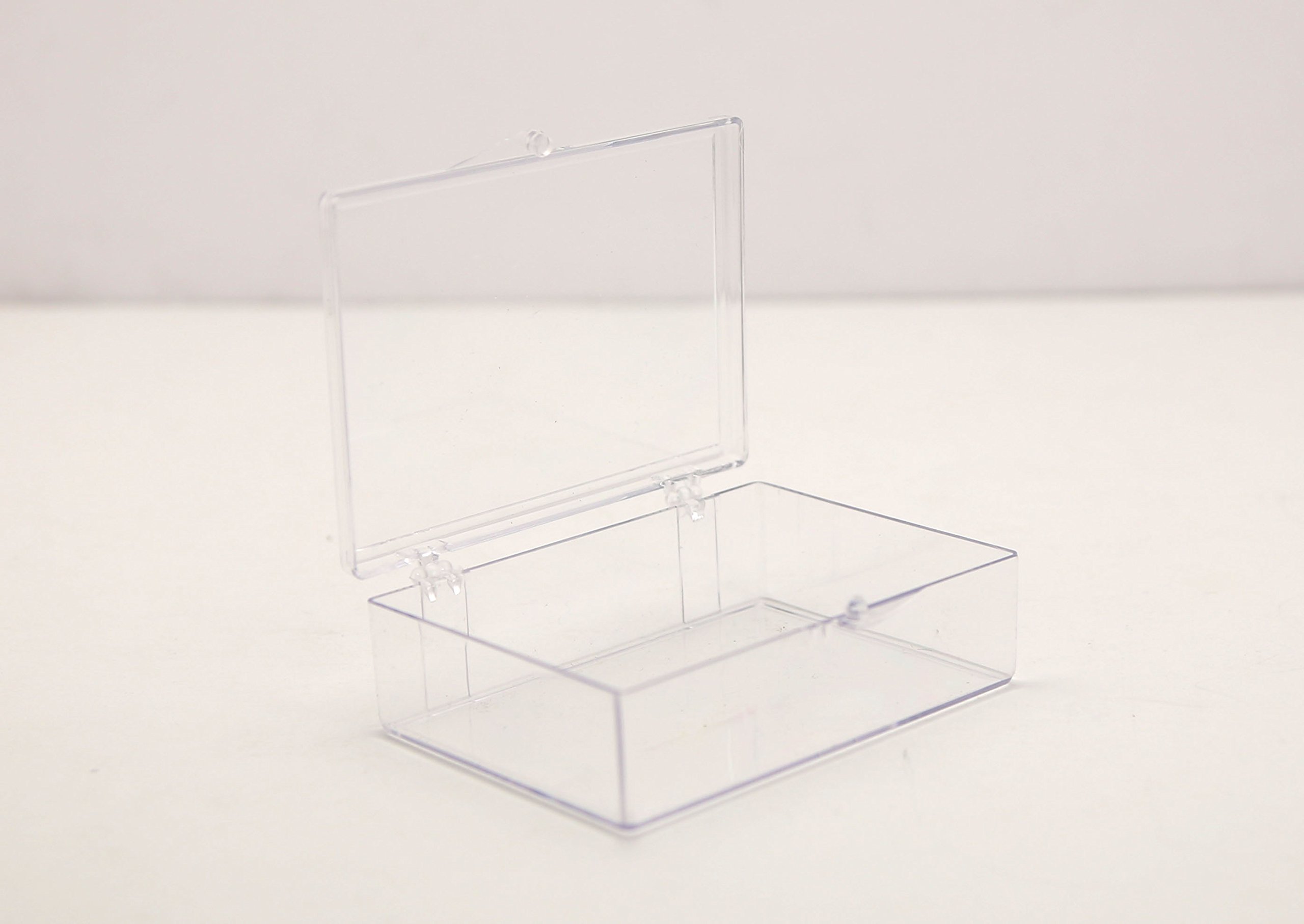 Clear Hinged Plastic Trading Card Storage Box 3 1/2" L x 2 9/16" W x 1