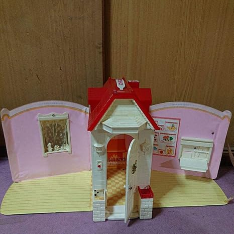 Amazon Co Jp 激レア リカちゃんハイツ 昭和レトロ 可愛い赤い屋根 ホビー 通販
