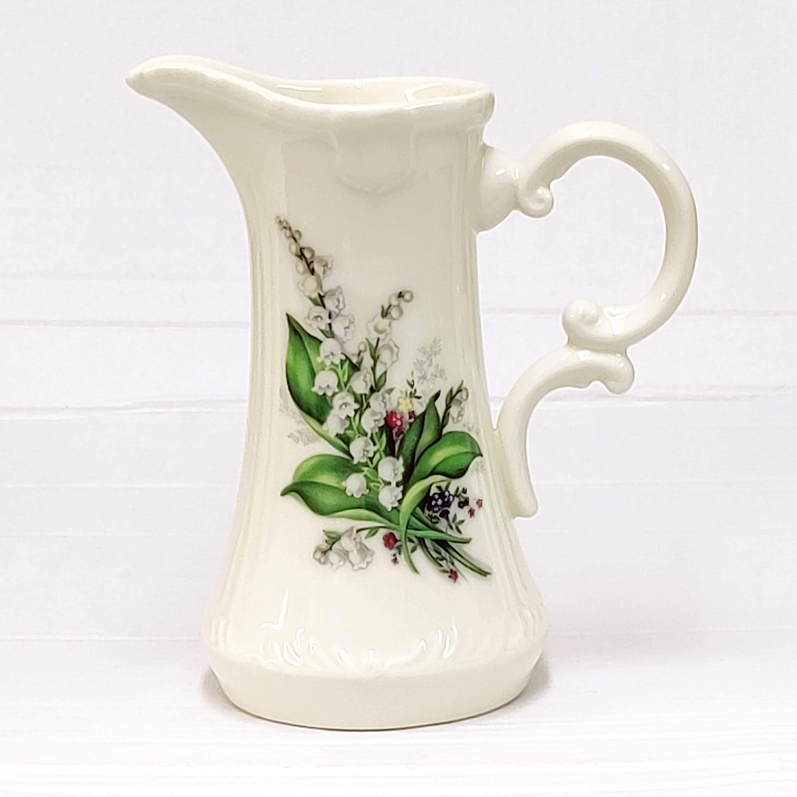 Classic Medium Jug - Lily of The Valley Design