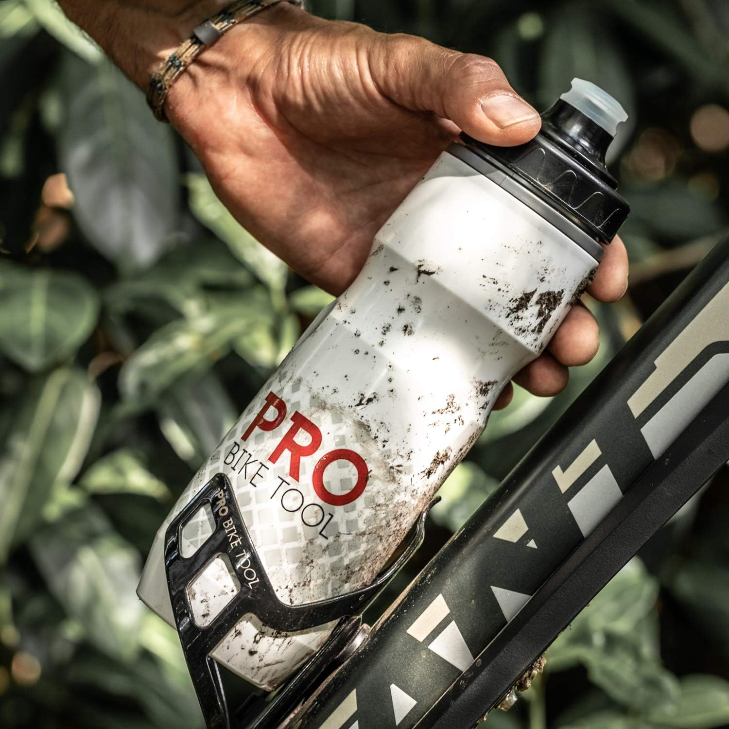 Insulated Bike Water Bottle 680 ml 24 oz Bonus Sports Carry Loop