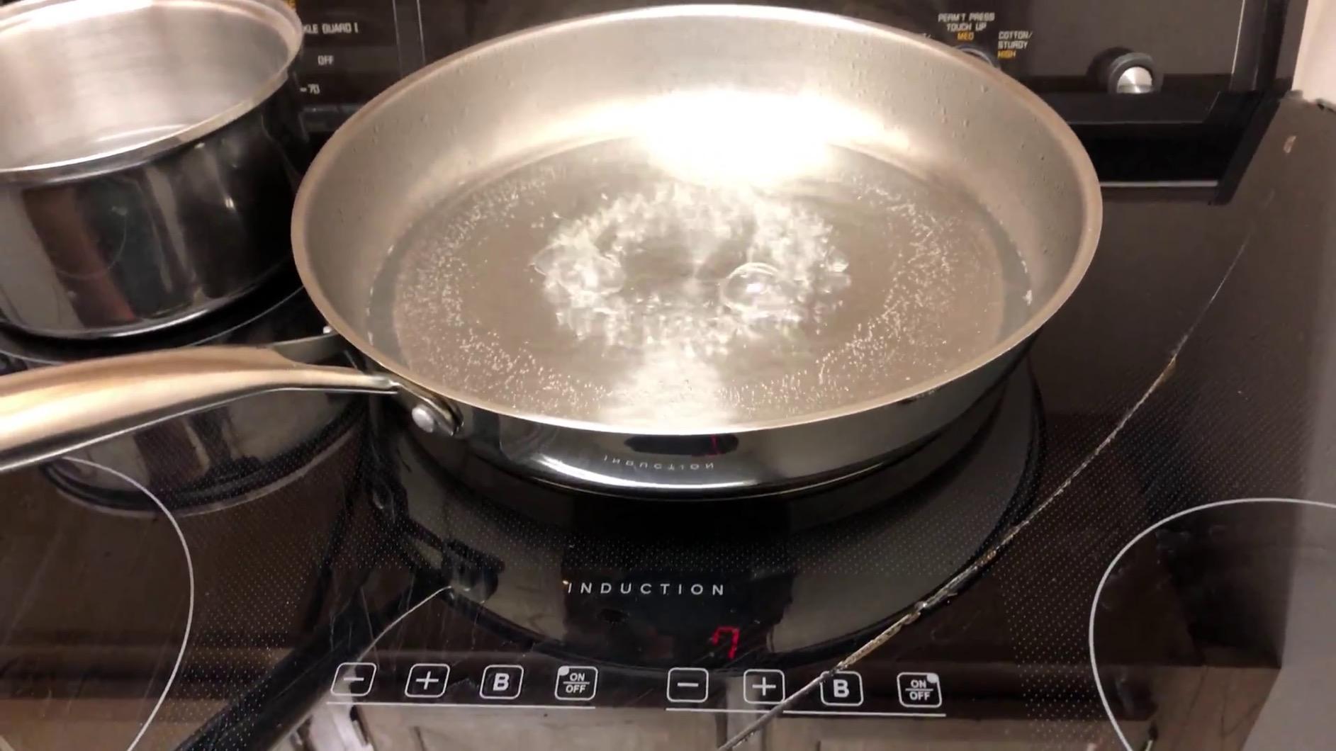 Bad cooktop. Deceptive burner sizes