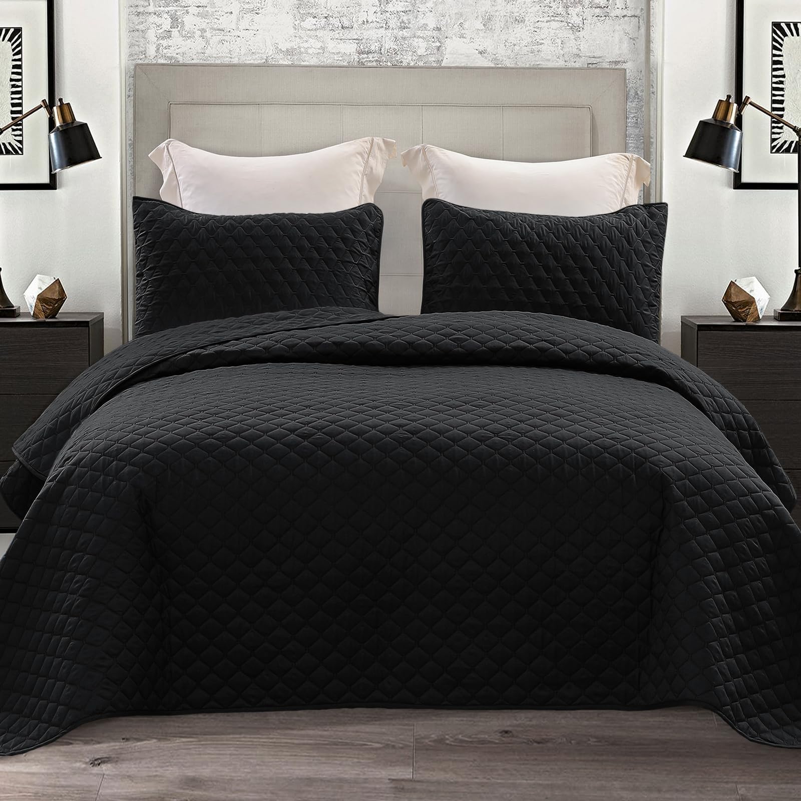 Photo 1 of Exclusivo Mezcla Reversible Full Queen Quilt Bedding Set with Pillow Shams, Lightweight Quilts Queen Size, Soft Bedspreads Bed Coverlets for All Seasons - (Black, 90"x96")