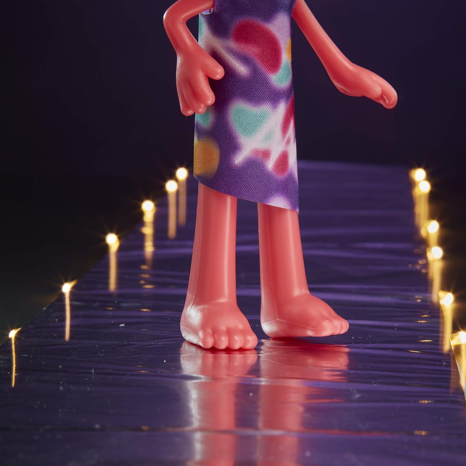 DreamWorks Trolls Stylin' DJ Suki Fashion Doll with Removable Dress and Hair Accessory, Inspired by Trolls World Tour - Image 5