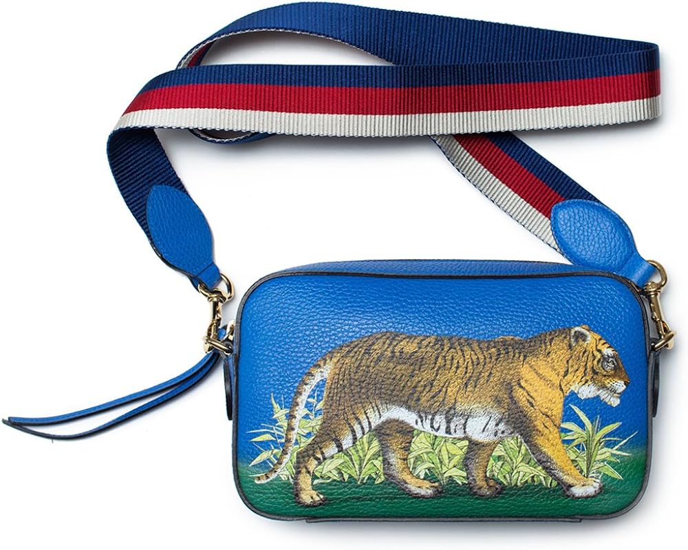 gucci tiger shoulder bag