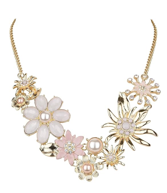 SIX Halskette: Traumhafte Statementkette in Gold mit verschiedenen Blumen, Edelweißblüten, Perlen und Strass, eng anliegend, 