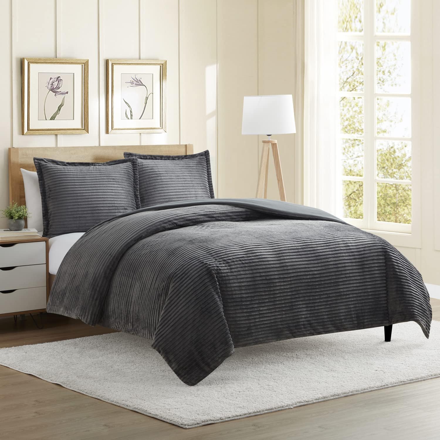 Photo 1 of Hearth & Harbor Premium Flannel Duvet Cover Set - 3 PC Reversible King Comforter Cover Set with Microfiber Back - 1 Velvet Duvet Cover King & 2 Pillow Shams 104 x 90 inches - Charcoal Gray