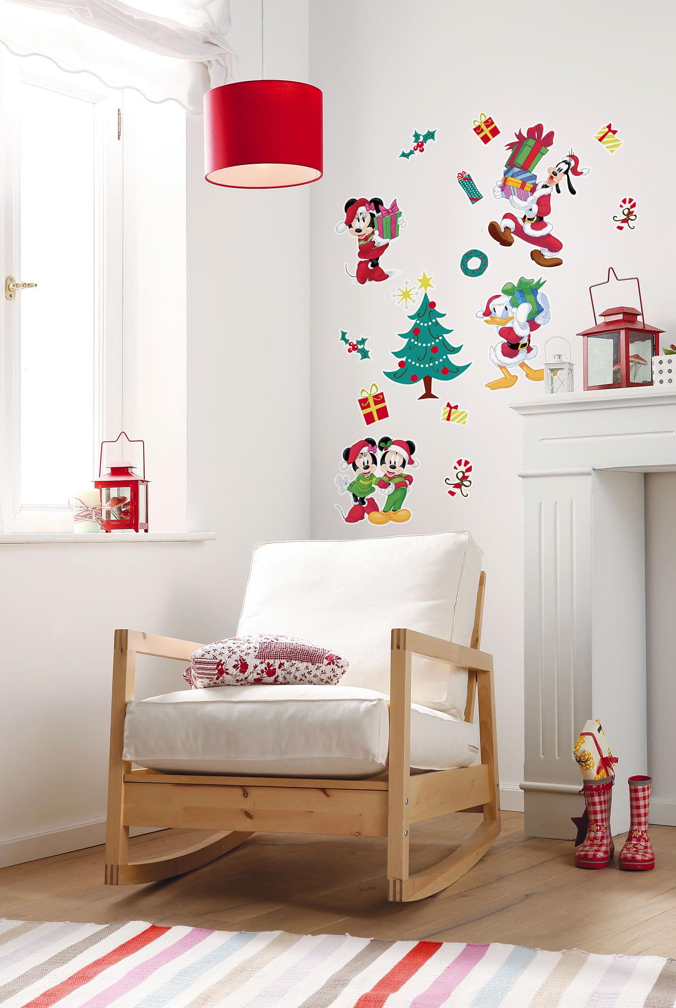 Disney Deco Stickers by Komar - Mickey Christmas Presents - Size: 50 x 70 cm - 17 Pieces - Wall Sticker, Children's Room Decoration