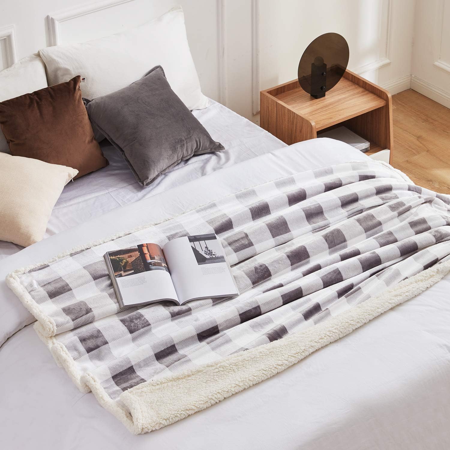 Touchat Sherpa Plaid Throw Blanket, Fuzzy Fluffy Soft Cozy Blanket, Twin Size Plush Fleece Flannel Plush Microfiber Blanket for Couch Bed Sofa (60" X 70", Plaid Grey): Home & Kitchen