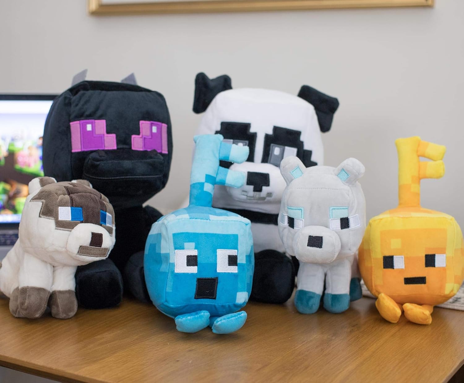 Amazon マインクラフトダンジョンズ ダイヤモンド キーゴーレム ぬいぐるみ ハッピーエクスプローラーシリーズ Minecraft Dungeons Happy Explorer Diamond Key Golem Plush ぬいぐるみ おもちゃ