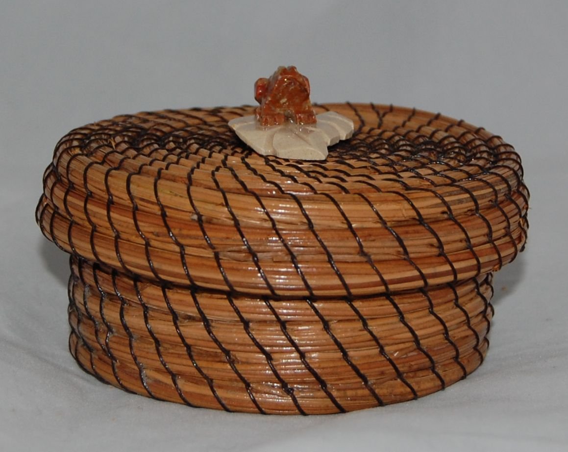 Pine needle Lidded Bowl Handmade