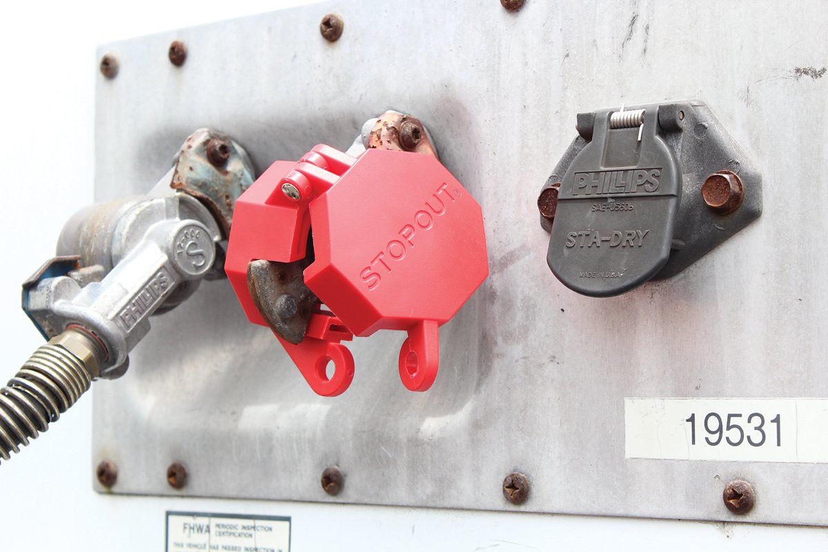 Accuform Signs KDD477 STOPOUT TrailerLock Glad Hand Lockout, Blocks