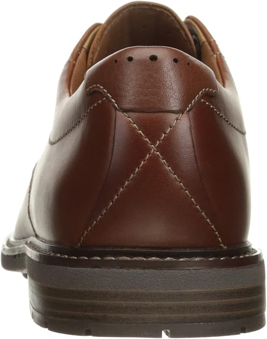 clarks unelott plain black