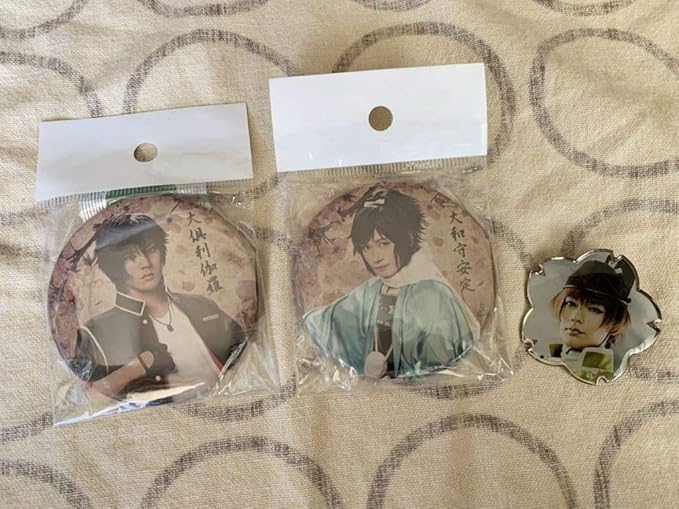Amazon Co Jp 刀剣乱舞 2 5次元 刀ミュ缶バッジ2個セット 大倶利伽羅 大和守安定 おまけ中古石切丸バッジ付 牧島 輝 鳥越裕貴 崎山つばさ ホビー 通販