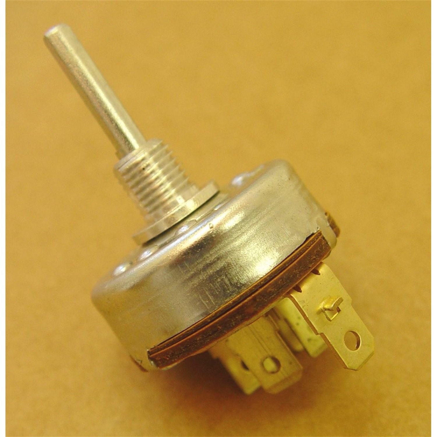 Omix | 19106.01 | Interruptor de limpiaparabrisas, motor de 3 cables | Referencia OE: 5460089 | Se adapta a Jeep CJ 1968-1982.