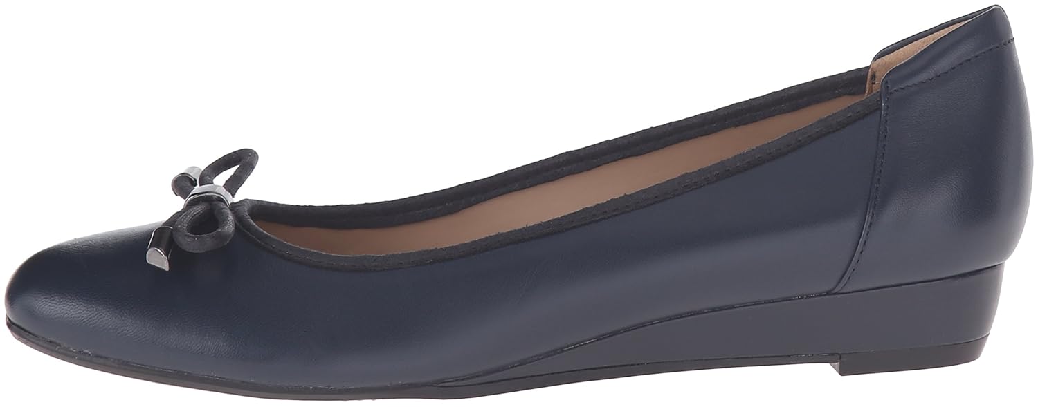 naturalizer women's dove wedge pump