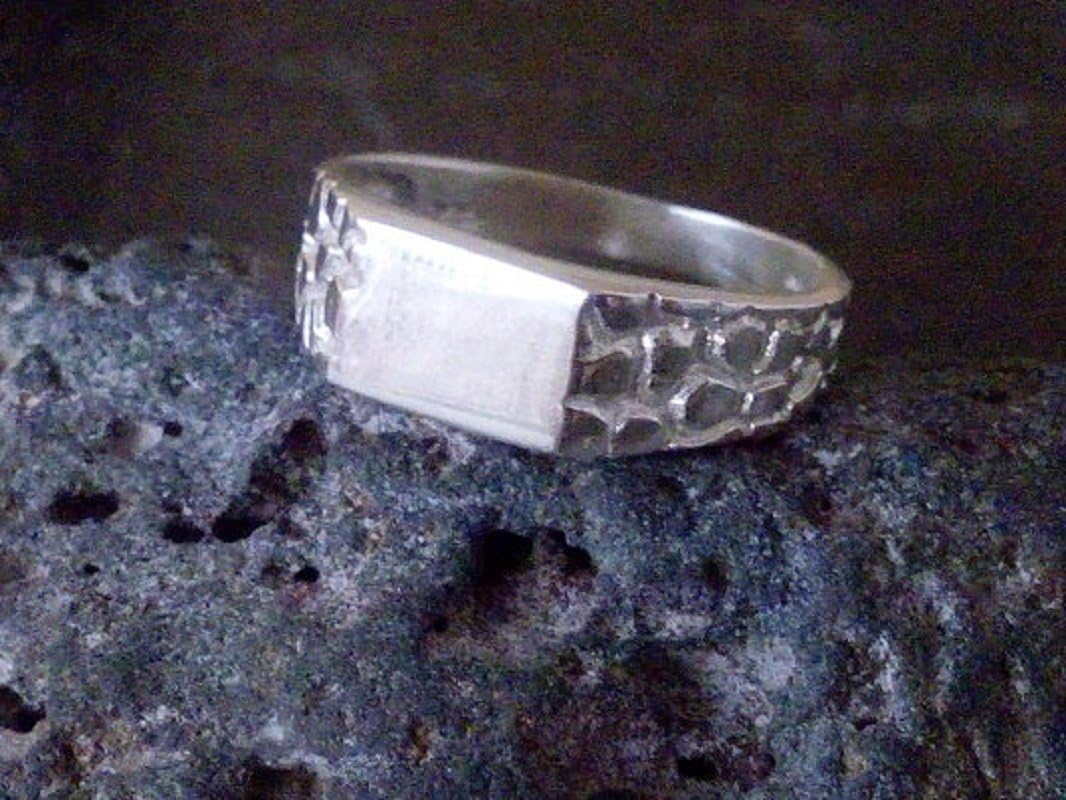 Signet ring, stacking ring, stackable ring,slim mens ring, sterling silver ring,hammered ring,simple jewelry,unisex jewelry