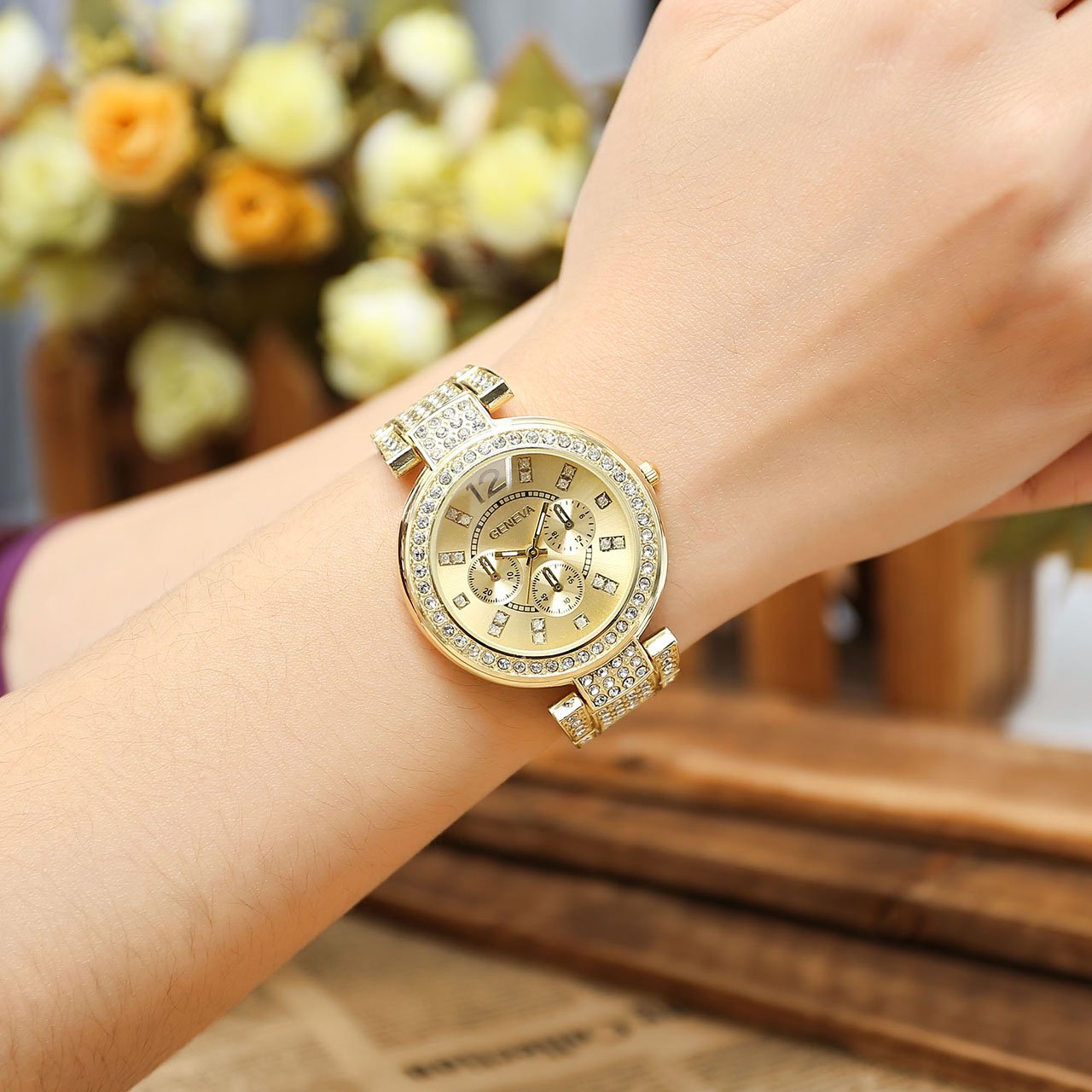 Top Plaza Women Luxury Fashion Gold Tone Bracelet Analog Watch Rhinestone Crystals Accented Metal Quartz Watch With Decorative Chronograph