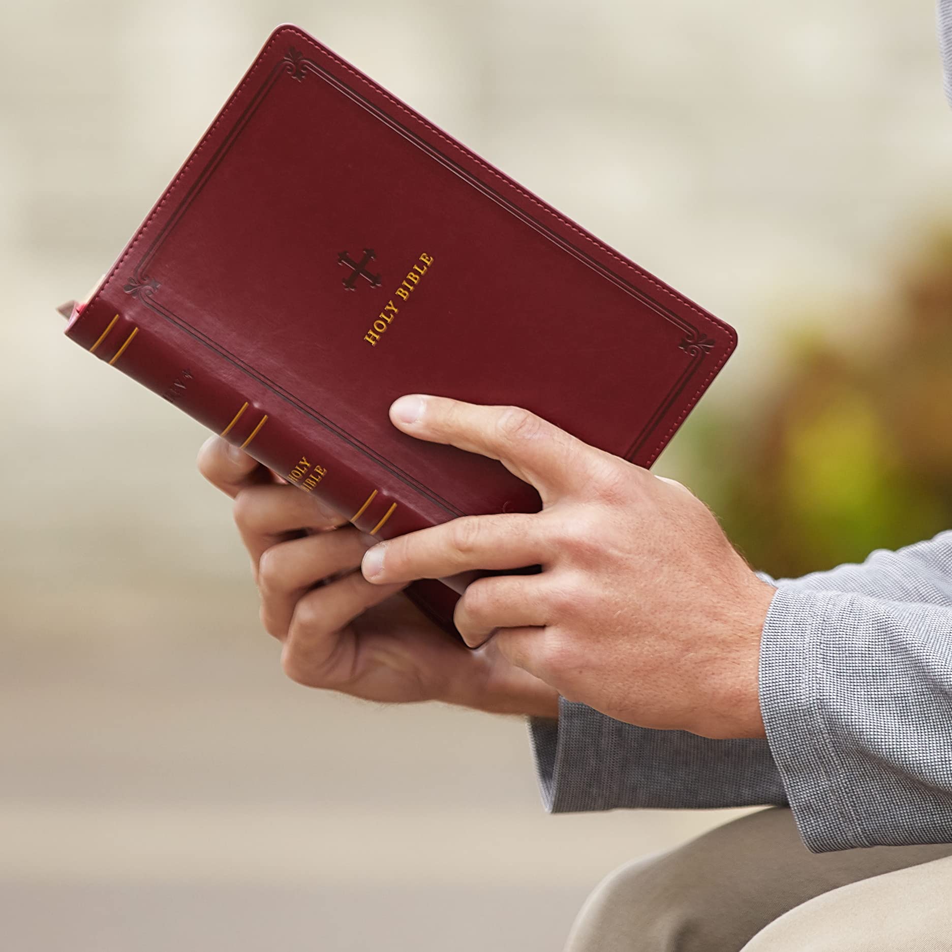 NRSV, Catholic Bible, Standard Personal Size, Leathersoft, Red, Comfort Print: Holy Bible NRSV, Catholic Bible, Standard Personal Size, Leathersoft, Red, Comfort Print: Holy Bible Imitation Leather Hardcover Paperback Audio CD