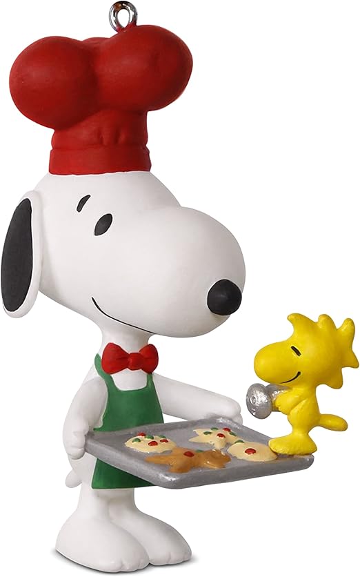 Hallmark Keepsake 2017 Peanuts Spotlight on Snoopy Baker Snoopy