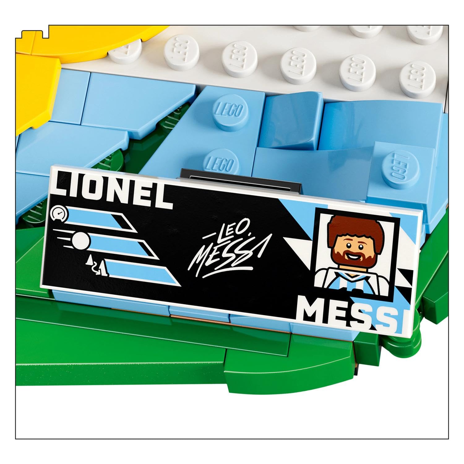 LEGO Editions Lionel Messi – Fußball-Highlights Spielzeug - 3D Modellbau mit Minifigur zum Sammeln - Kinderzimmer Deko - Geschenk für Jungen, Mädchen ab 10 Jahren und Erwachsene Sportfans - 43011 2